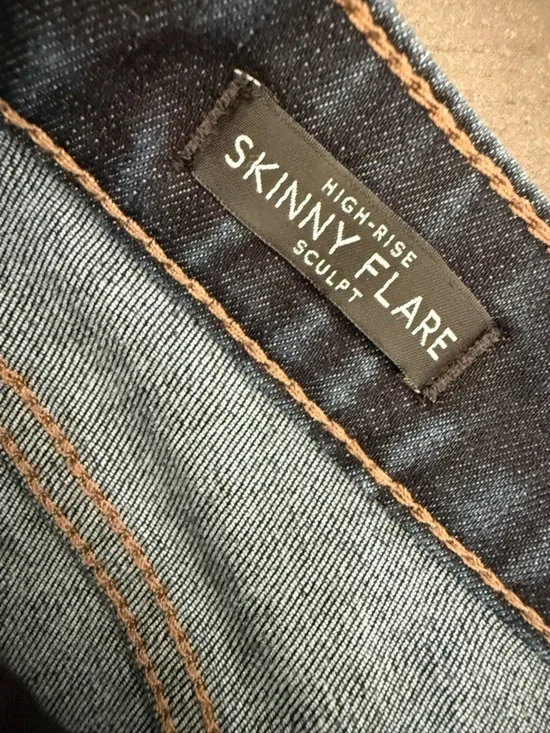 WHBM Women’s High Rise Dark Wash Sculpt Skinny Flare Jeans Size 8 Stretch - Picture 14 of 16